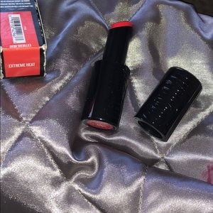 Buxom lipstick ( extreme heat)